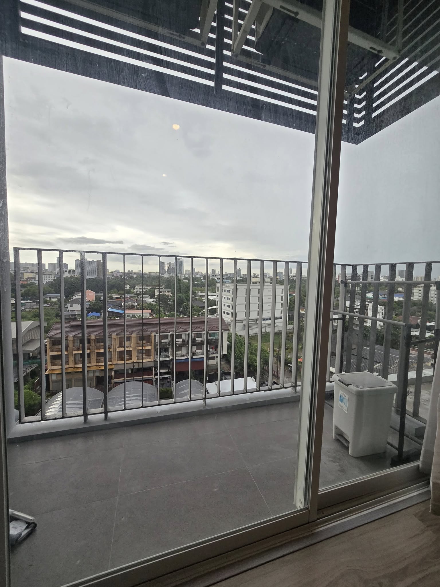 ให้เช่าคอนโด Amber By Eastern Star (แอมเบอร์ บาย อีสเทิร์น สตาร์) โซนพื้นที่ MRT แยกติวานนท์ ห้องแบบ 1ห้องนอน / 1ห้องน้ำ ขนาดห้อง 35 ตรม. ชั้น 8