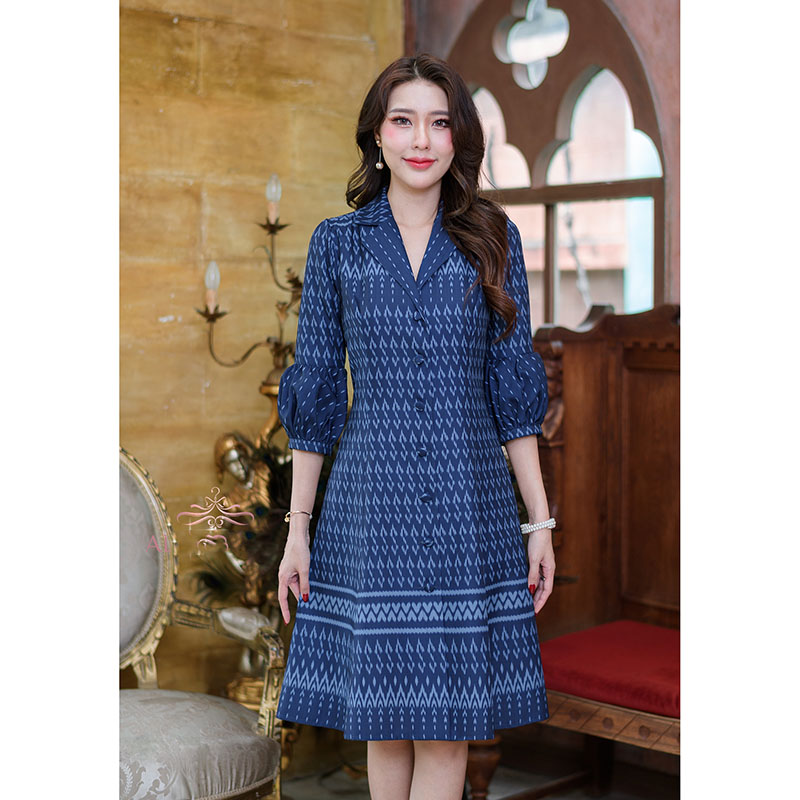 kudapy เดรสสั้นสีกรมสีม่วง/สีครีม ลายไทยลายขอ ดีไซน์คอปกกระดุมหน้างานกระดุมใช้งานได้จริงช่วงแขนเป็นงานทรงแขนบอลลูน