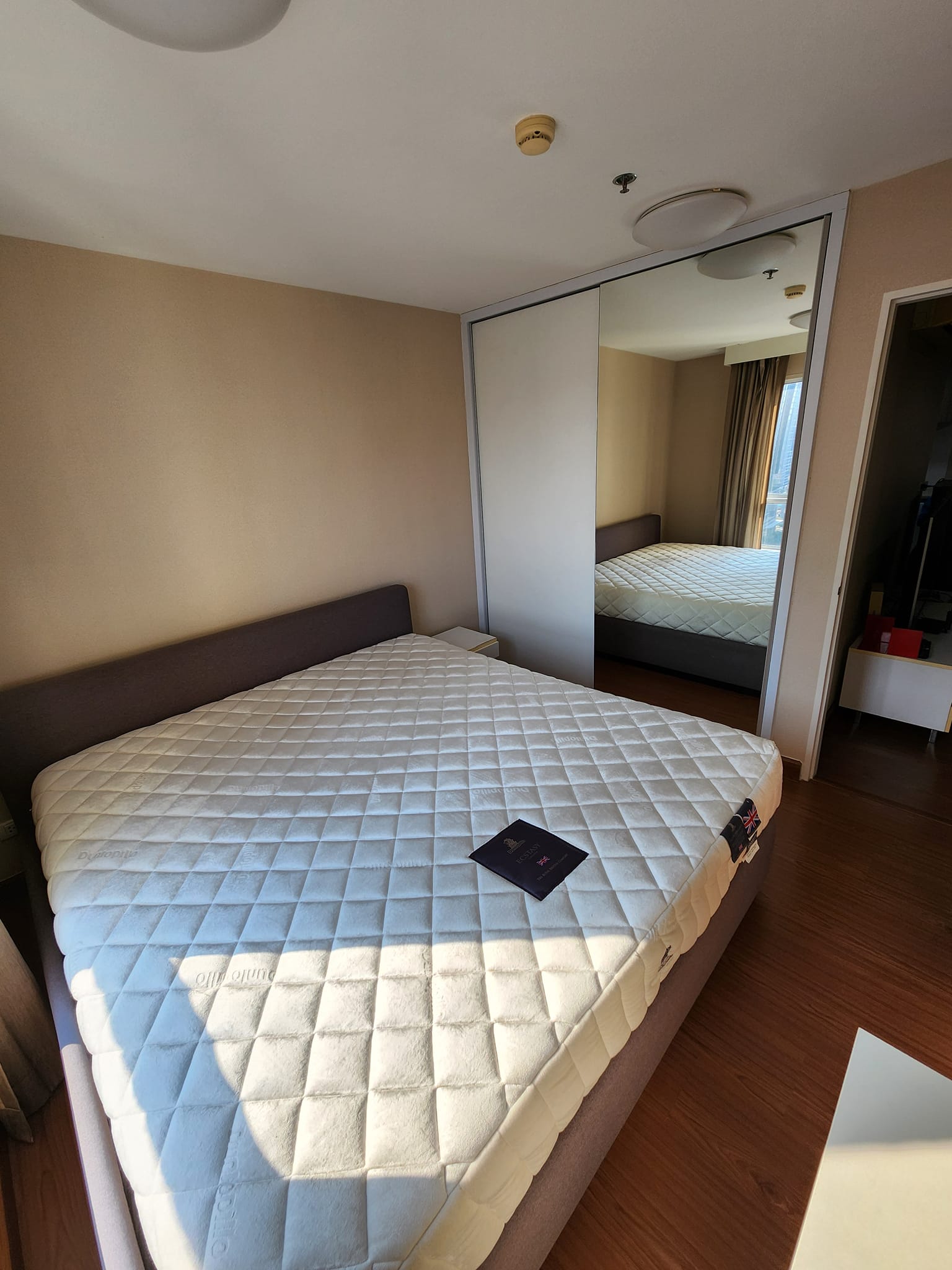 ให้เช่าคอนโด เบล แกรนด์ พระราม 9 (Belle Grand Rama 9) - 1ห้องนอนขนาด 41 ตรม. ติดเซ็นทรัล พระราม 9 - การเดินทาง: MRT พระราม 9 - ใกล้ เซ็นทรัล พระราม 9