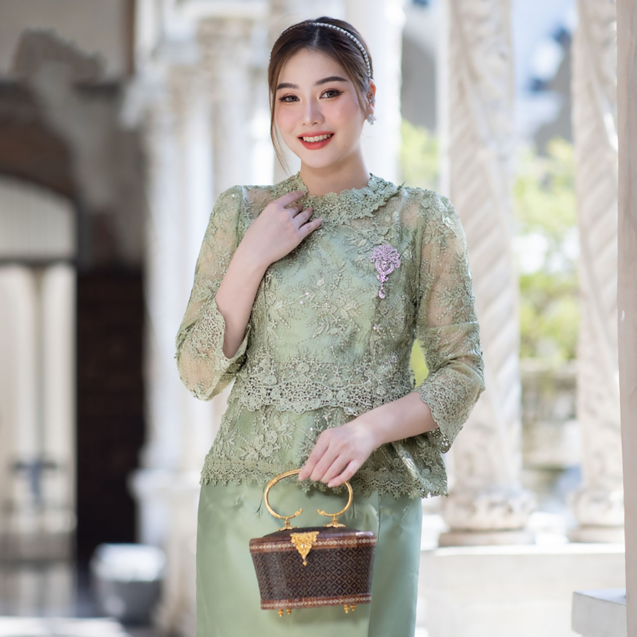 kudapy ชุดเซ็ทออกงาน ผ้าลูกไม้ใยบวบปักเลื่อม เกรดพรีเมี่ยม ดีเทลตรงเอวเวลาใส่แล้วพรางหน้าท้องดีมาก