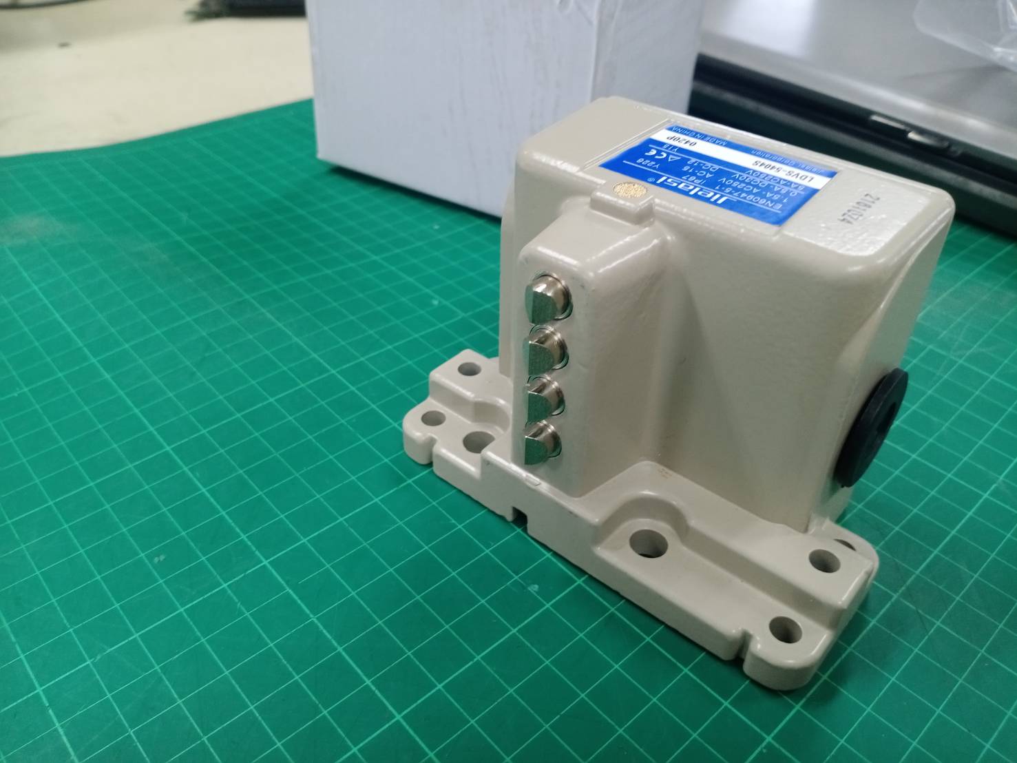 JIELASI EN60947-5-1 LDVS-5404S LIMIT SWITCH