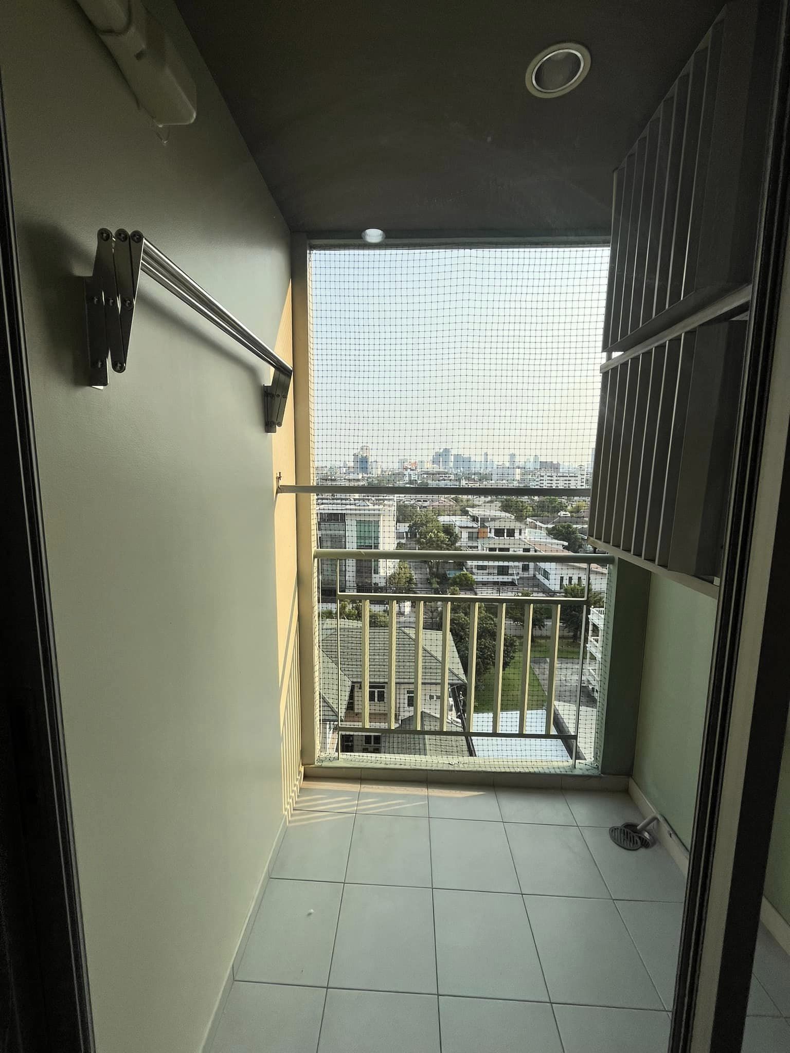 ให้เช่าคอนโด Lumpini Place Ratchayothin (ลุมพินี เพลส รัชโยธิน) - รีบเลยตกแต่งเฟอร์ครบของใหม่หมดเลยพร้อมอยู่ - การเดินทาง: ใกล้ BTS รัชโยธิน 100 เมตร