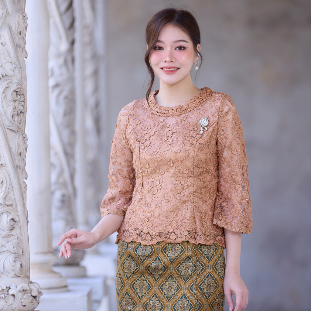 kudapy เซตเสื้อลูกไม้ฝรั่งเศษ+ผ้าถุงใส่ออกงานสีทองน้ำผึ้ง