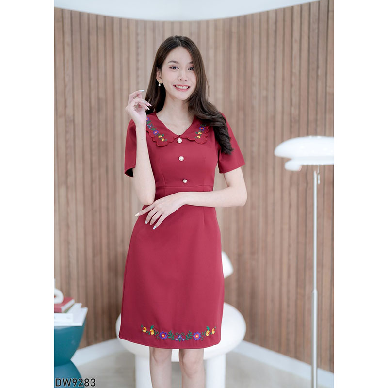 kudapy เดรสสั้นสีชมพู/สีกรม/สีแดง คอปักแต่งกระดุม