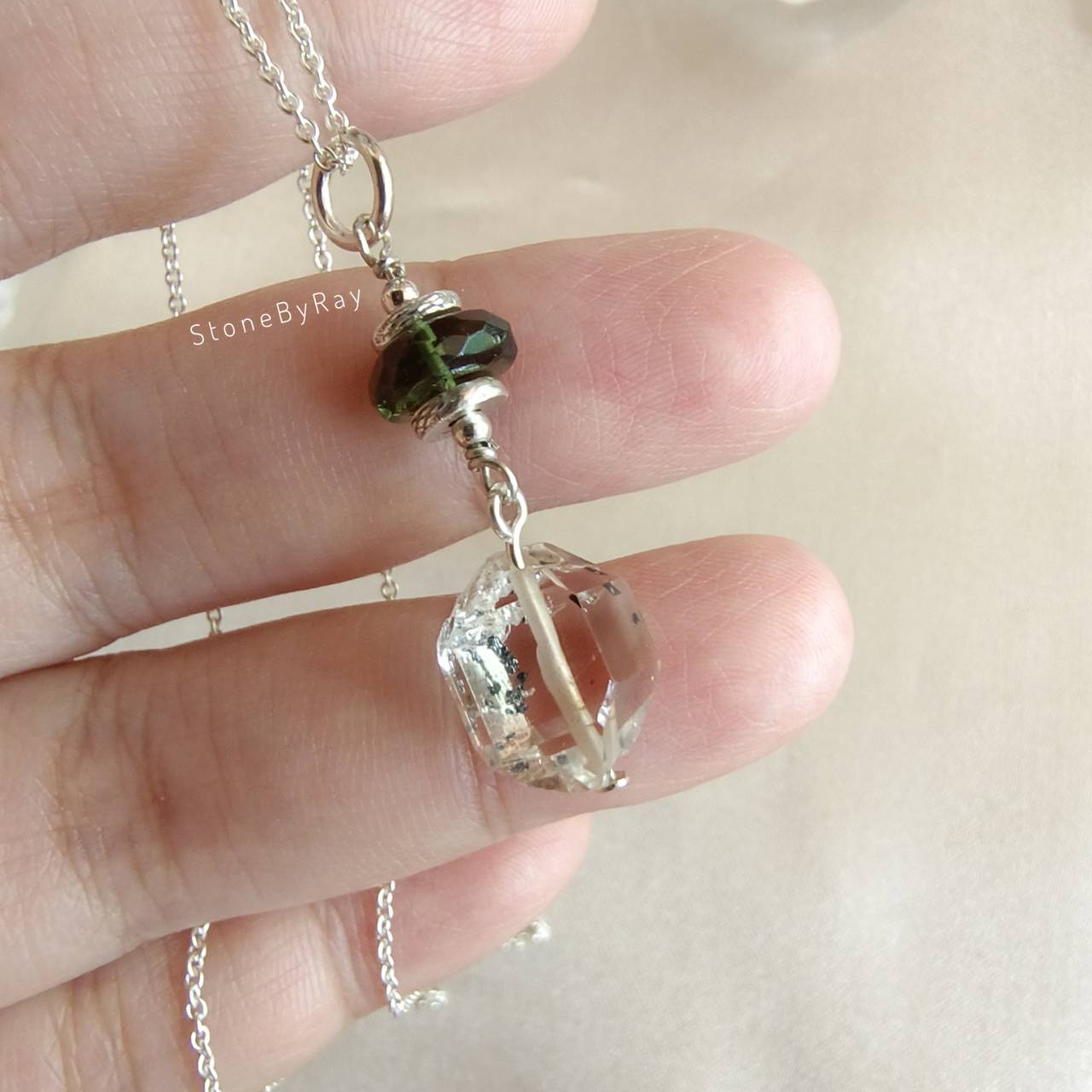 สร้อยคอเงินจี้สะเก็ดดาวโมดาไวต์กับเฮอร์คิเมอร์ไดม่อน Moldavite+Herkimer Diamond