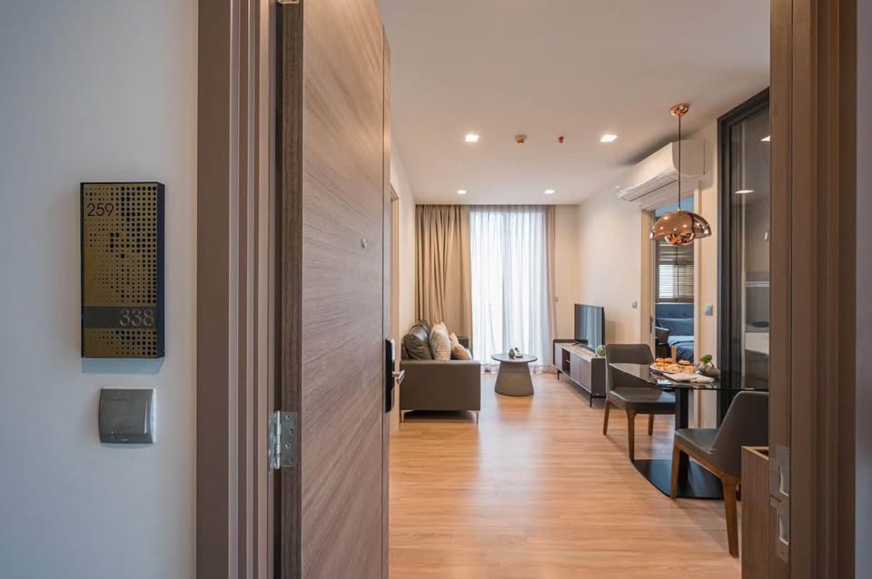 ชื่อโครงการ THE LINE Phahon - Pradipat (เดอะ ไลน์ พหล - ประดิพัทธ์) ให้เช่า 2นอน 1น้ำ ขนาด 52 ตรม ชั้น 19 ราคา 35,000