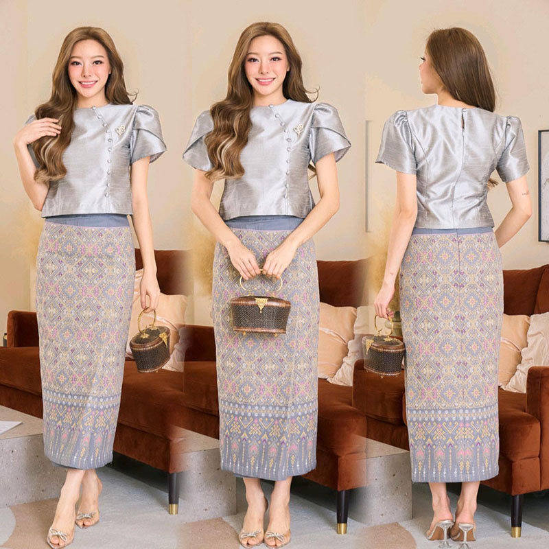 kudapy ชุดเซ็ทเสื้อ+ผ้าถุงสีม่วง/สีขาว/สีเทา เสื้อผ้าไหม4 เส้นอัดกาวสีเดียวกับเสื้อ งานสอยชาย แต่งกระดุมหน้าสวยดูดี ใส่ออกงานบวกงานแต่ง ชุดคุณแม่