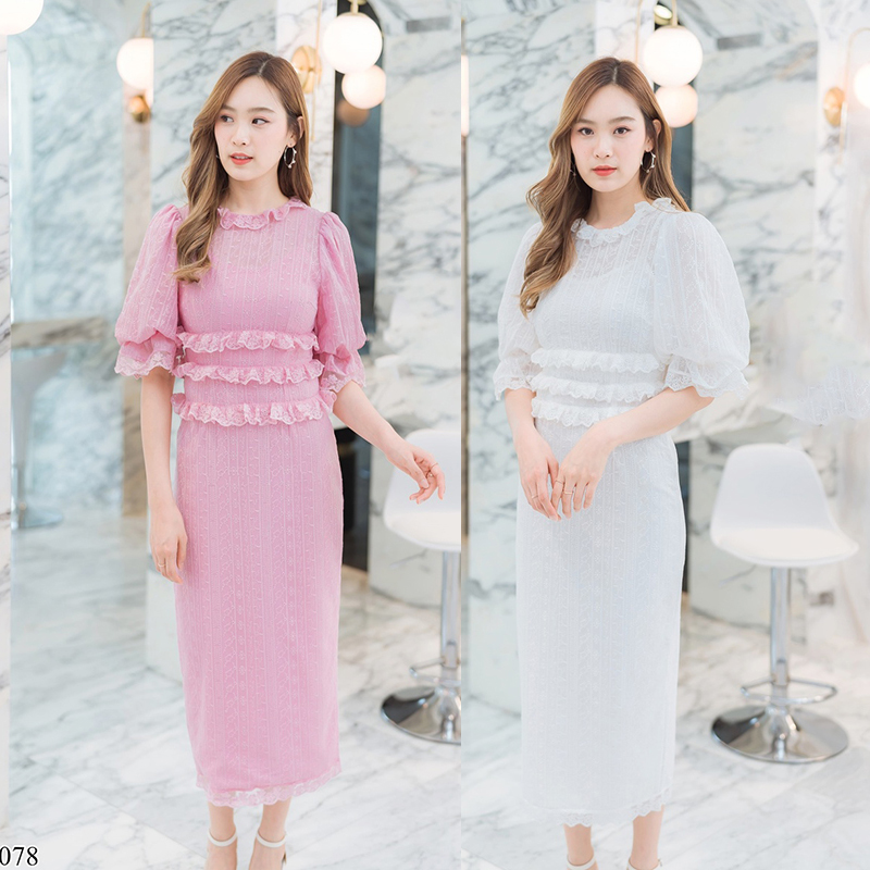 kudapy เดรสยาวสีขาว/สีชมพู ลูกไม้แขนสม็อค
