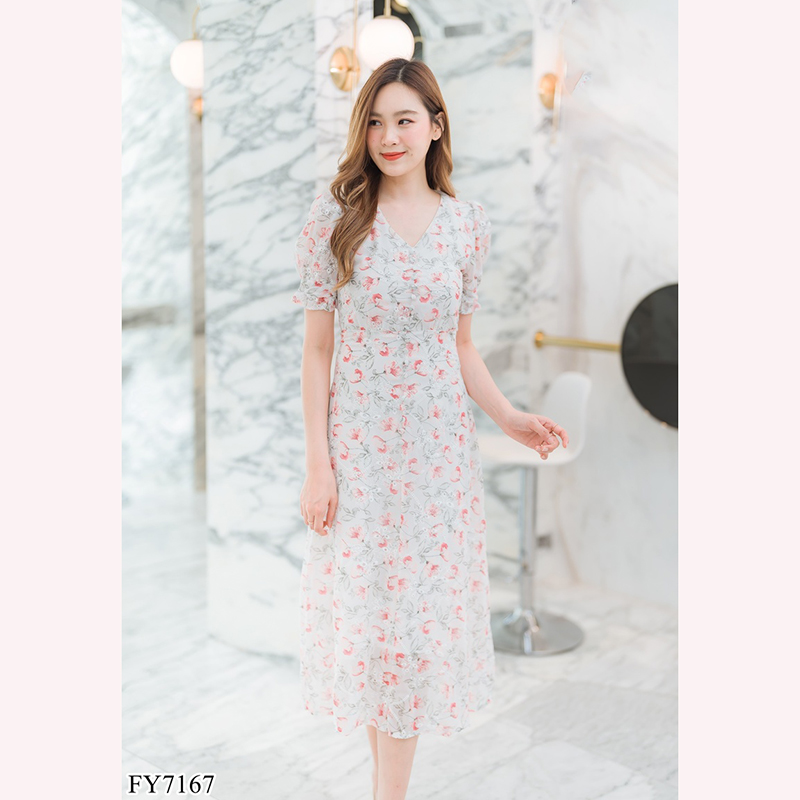 kudapy เดรสยาวสีชมพู/สีฟ้า/สีขาว ลายดอกผ้าปักสวยใส่สบายดูดีน่ารักมากๆ