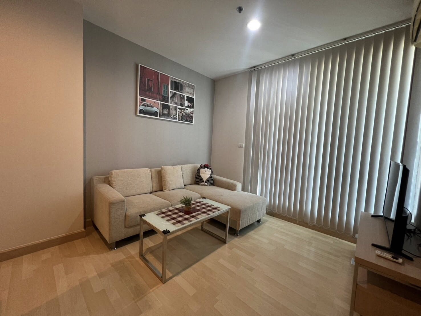 ให้เช่าคอนโด Rhythm Ratchada (ริธึ่ม รัชดา) โซนพื้นที่ MRT รัชดา ห้องแบบ 1ห้องนอน / 1ห้องน้ำ / โซนครัวปิด ขนาดห้อง 46 ตรม. ชั้น 20 ตึก A