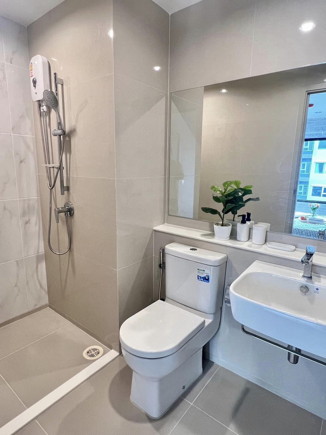 ให้เช่าคอนโด Aspire Erawan Prime (แอสปาย เอราวัณ ไพร์ม) ห้องสวยมีเครื่องซักผ้า