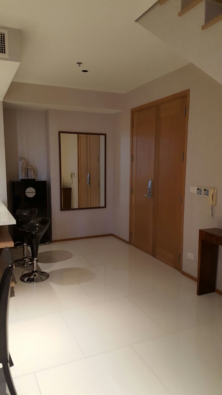 BTS Phrom Pong Condo For rent The Emporio Place (ดิ เอ็มโพริโอ เพลส) Duplex