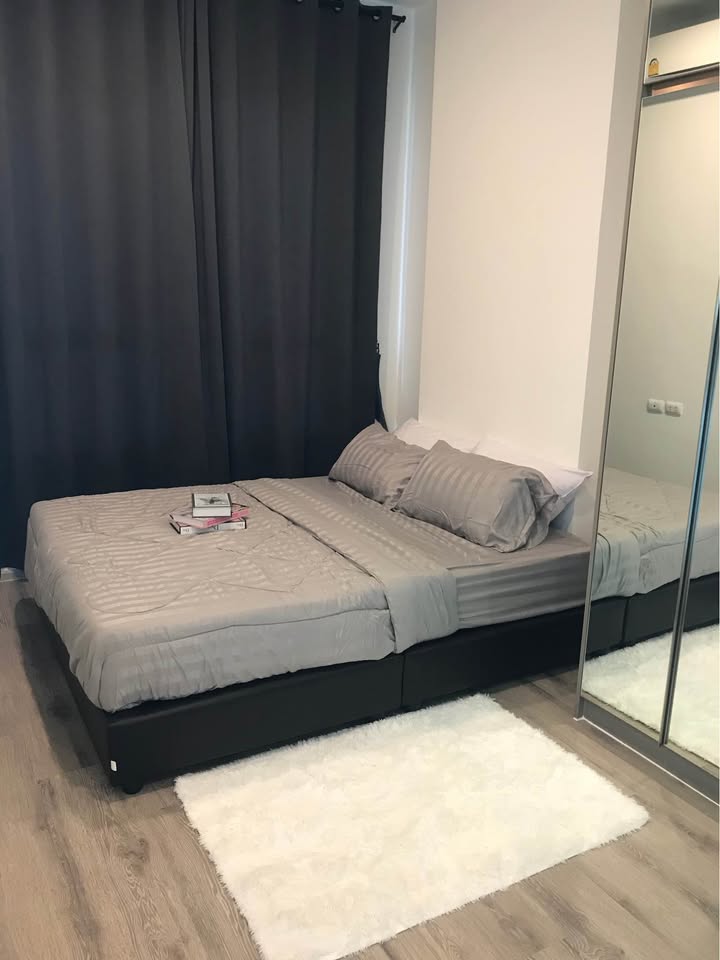 ให้เช่าห้องแบบ 1ห้องนอน 1ห้องอเนกประสงค์ 1ห้องน้ำ โซนพื้นที่ MRT หัวหมาก คอนโด KnightsBridge Collage Ramkhamhaeng (ไนท์บริดจ์คอลลาจ รามคำแหง) High Rise ขนาดห้อง 32 ตรม. ชั้น 20