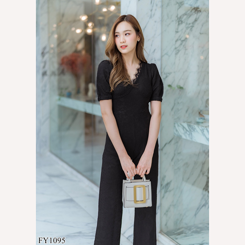 kudapy จั๊มสูทสีขาว/สีชมพู/สีดำ ลูกไม้ขายาวเว้าอก