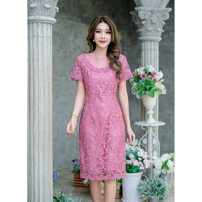 kudapy เดรสสั้นสีชมพู/สีเทา ลูกไม้เงา ทอลายสวย ใช้ลูกไม้เนื้อดีทอลายแน่น ดีไซน์ชุดเก๋แบบคว้านคอแต่งซีทรูช่วงอก