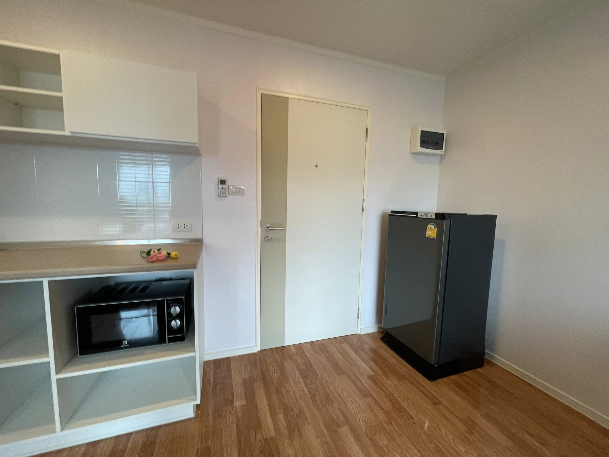 ให้เช่าคอนโด Lumpini Ville Sukhumvit 76-Bearing Station 2 (ลุมพินี วิลล์ สุขุมวิท 76-แบริ่ง สเตชั่น 2) Low Rise โซนพื้นที่ BTS สำโรงและแบริ่ง ห้องแบบ 1ห้องนอน 1ห้องน้ำ ขนาดห้อง 26 ตรม. ชั้น 8 ตึก B