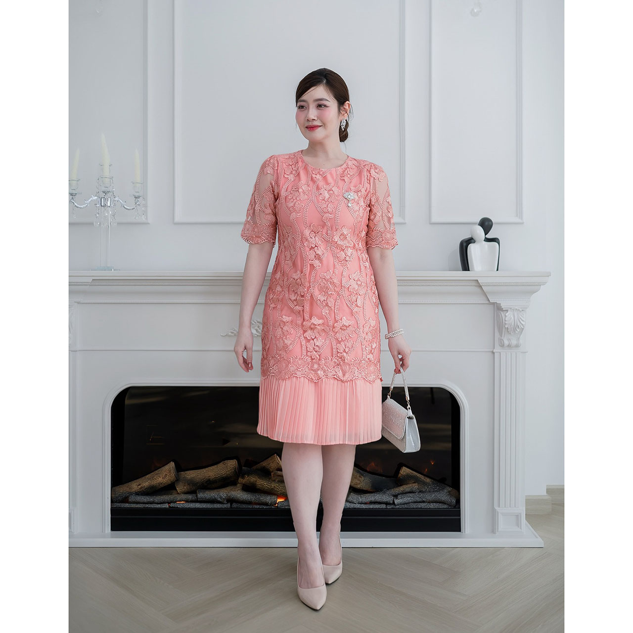 kudapy เดรสสั้นสีโอรส ลูกไม้เงาแต่งเลื่อมทั้งชุด เดรสลูกไม้เลื่อมชายพลีท งานสวยเนื้อผ้าดี มีซับในทั้งชุดซิปหลัง