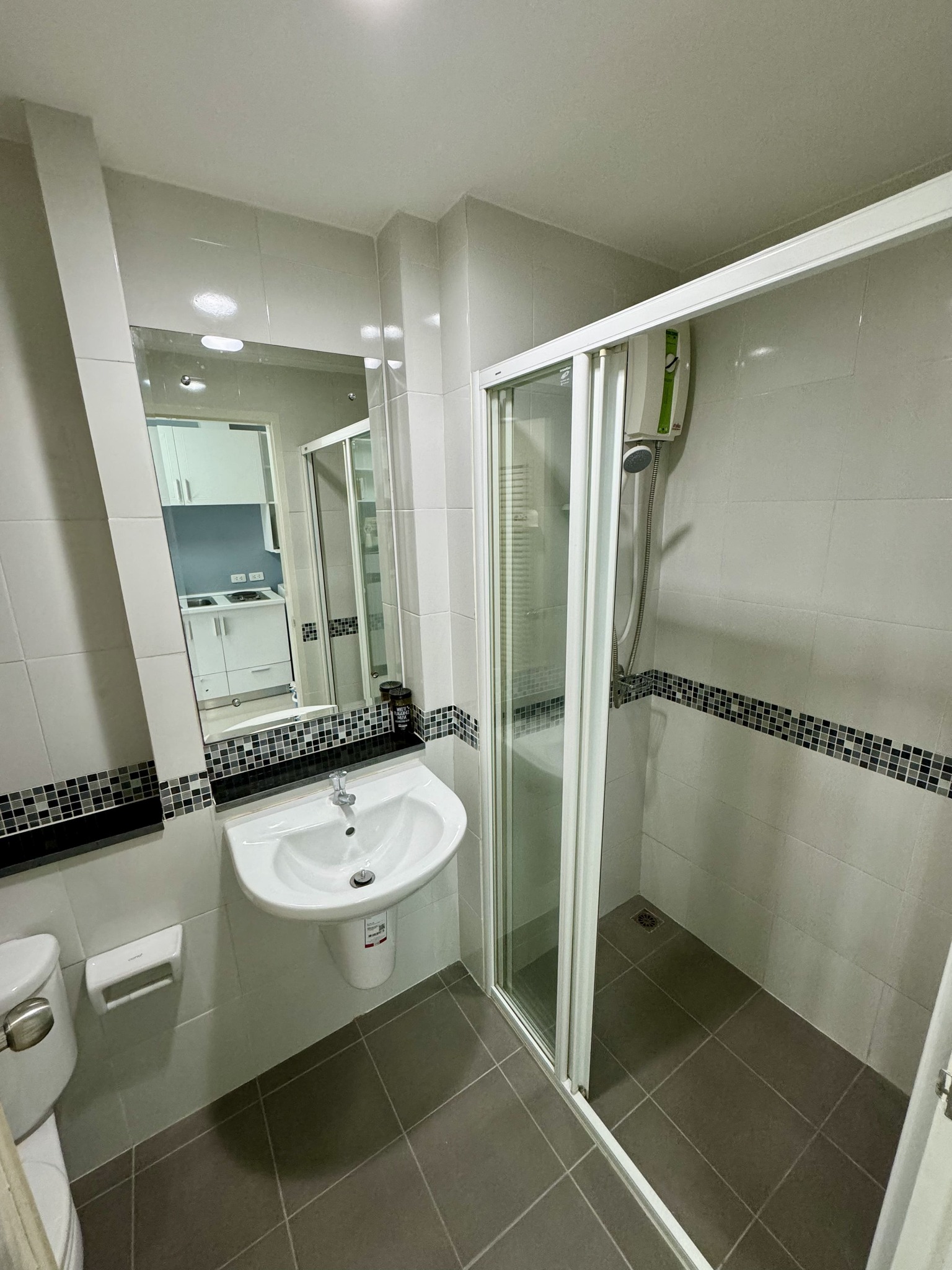 ให้เช่าคอนโด Notting Hill Bearing (น็อตติ้ง ฮิลล์ แบริ่ง) สุขุมวิท107 โซนพื้นที่ BTS แบริ่ง 📍 ห้องแบบ 1ห้องนอน / 1ห้องน้ำ · ขนาดห้อง 27 ตรม. ชั้น 8