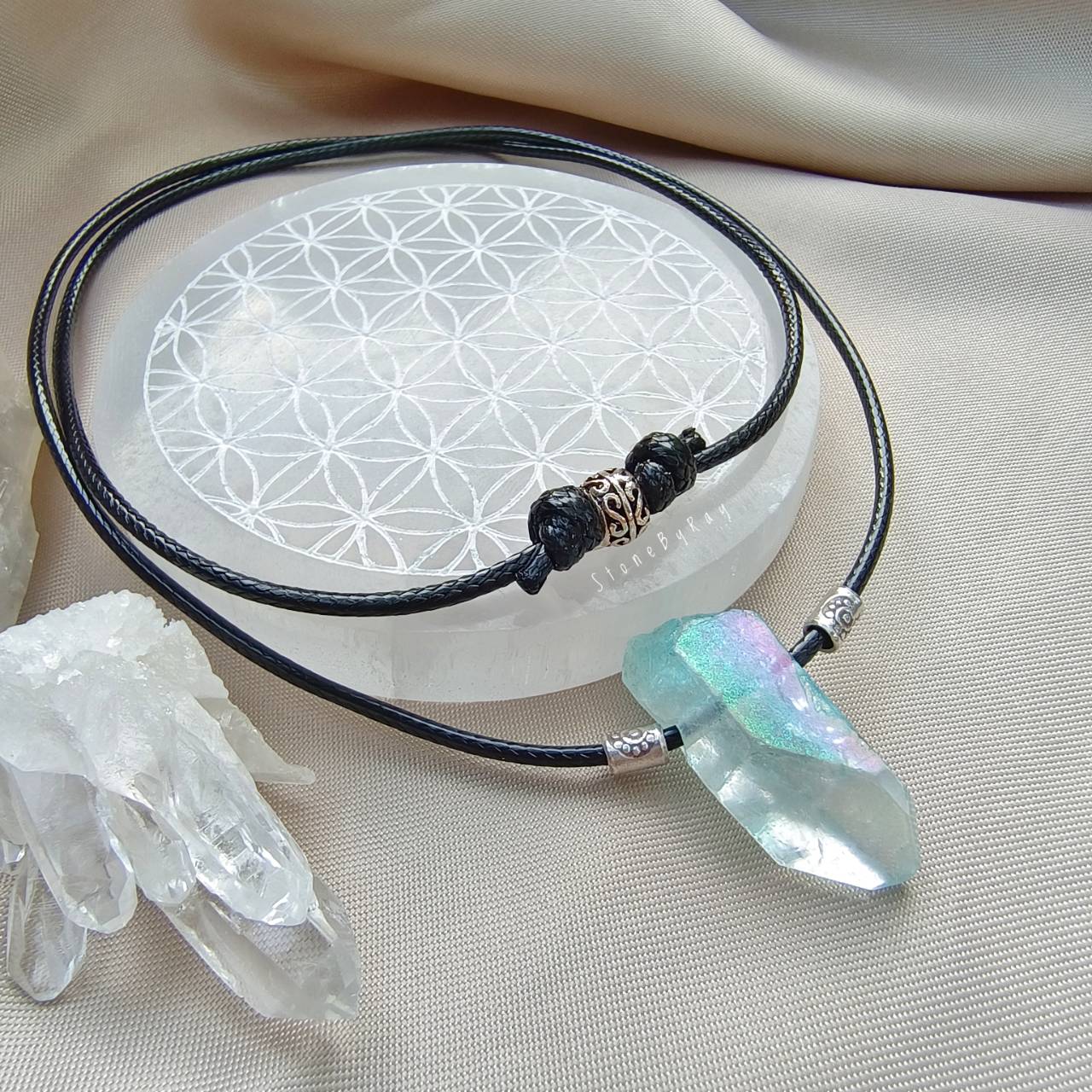 สร้อยคอเชือกจี้หินออร่าควอตซ์ผลึกธรรมชาติ Aura Quartz