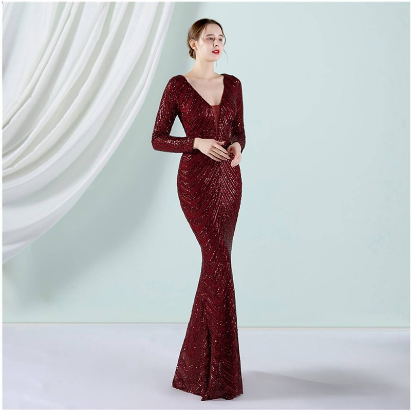 kudapy ชุดราตรียาวคอวีแขนยาวผ้ากริสเตอร์ทอแสง สีแดงเบอร์กันดี้ สีดำ สีเงิน สีชมพูโรสโกลด์ ผ้าขยายได้ สวมเข้ารูป ทรงสวย เรียบหรู มีบราเย็บติดข้างในชุด ซิปหลัง สำเนา