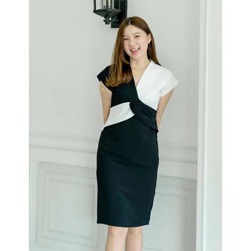 kudapy เดรสสั้นสีทูโทน ขาว-ดำ คอวี ผ้าคอตตอนลิลลี่ ทรงเอ แขนล้ำ