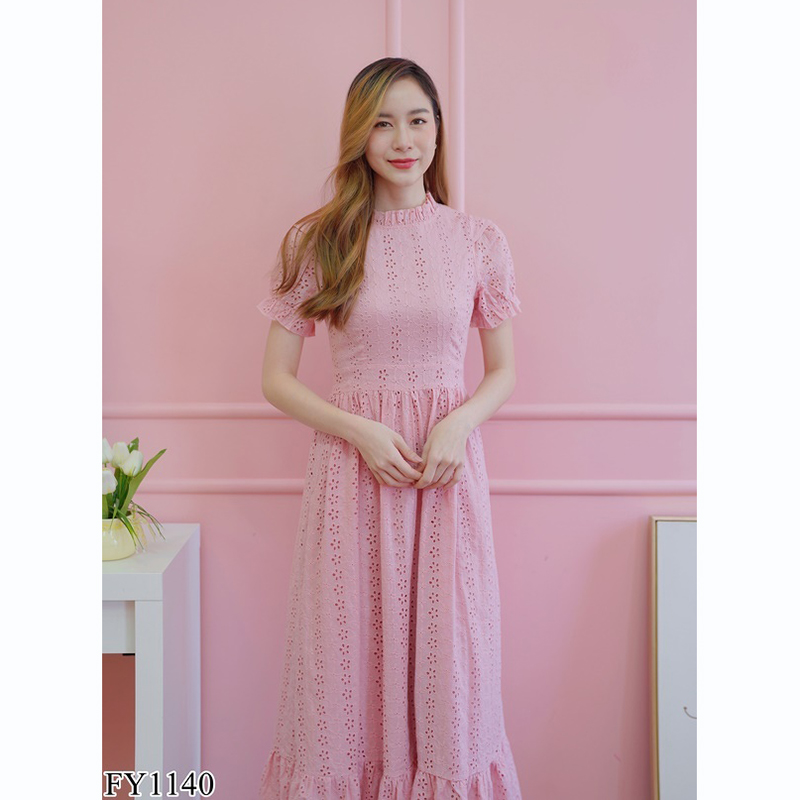 kudapy เดรสยาวสีชมพู/สีขาว ลูกไม้คอระบายแขนจั๊ม