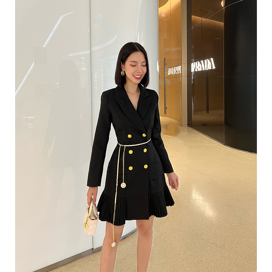 kudapy เดรสสูทกระดุมทองคอปก แขนยาว สีแดง สีชมพู สีดำ สีขาว งานสวยเรียบหรู เพิ่มความน่ารักด้วยเข็มขัด งานหนาอยู่ทรง รับประกันงานสวยจริงค่ะ