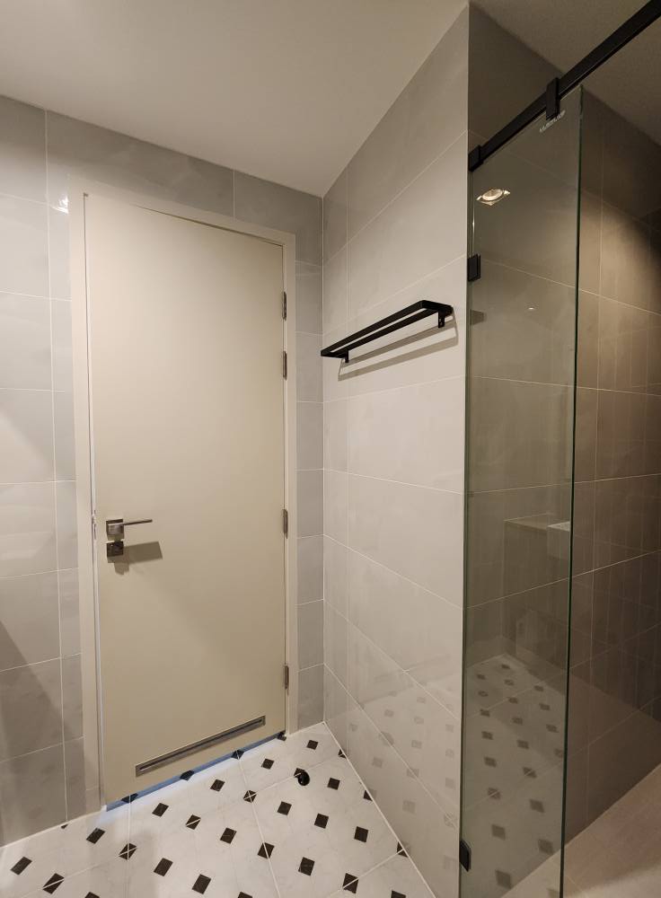 ให้เช่าคอนโด The Room Sathorn - Taksin (เดอะ รูม สาทร - ตากสิน) 2ห้องนอน / 2ห้องน้ำ ขนาด 68 ตรม. ชั้น 7 ค่าเช่า 28,000 ต่อเดือน รถไฟฟ้า BTS โพธิ์นิมิต