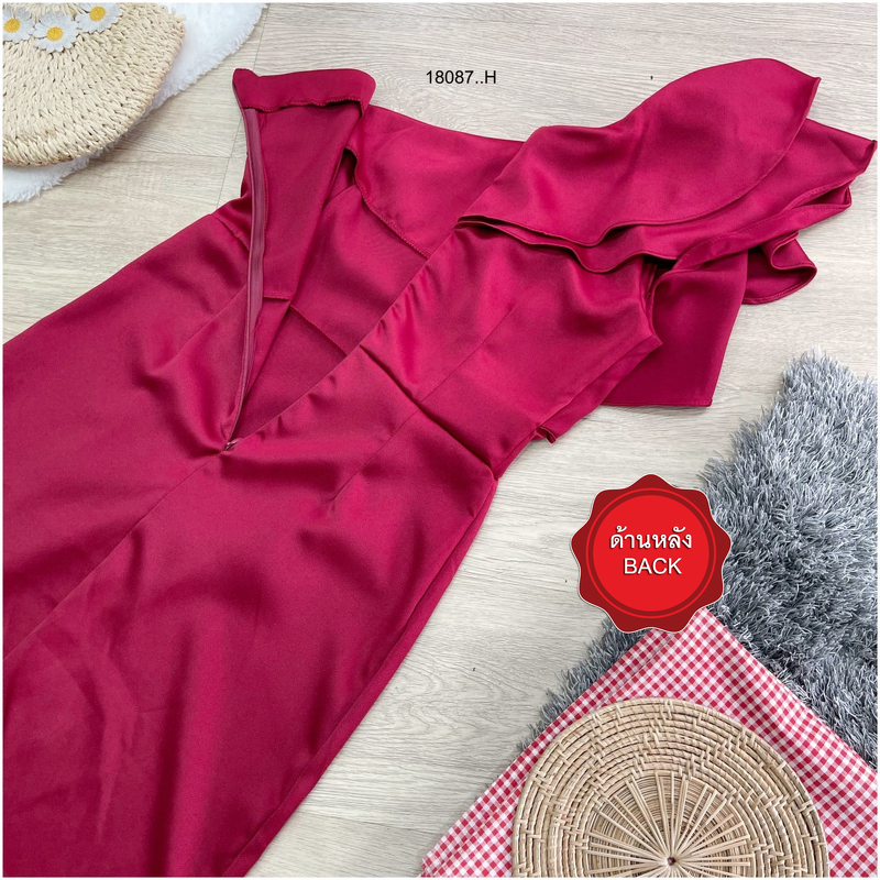 kudapy Maxi Dress แม็กซี่เดรสยาวสีกรม/สีชมพู/สีน้ำตาล/สีเทา/สีแดง ชุดออกงาน เดรสไหล่เบี่ยง ระบาย งานซิปหลัง ผ้าซาร่าเงา