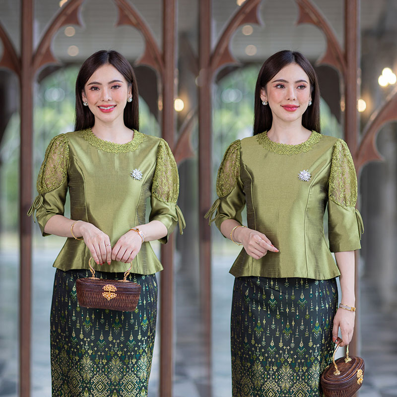 kudapy เสื้อสัดำ/สีเขียว ผ้าไหม4เส้น ตัดแต่งลูกไม้ ทรงแขนบอลลูน ทุกสีใส่แล้วขับผิว ดูดีมีออร่า (เฉพาะเสื้อ)