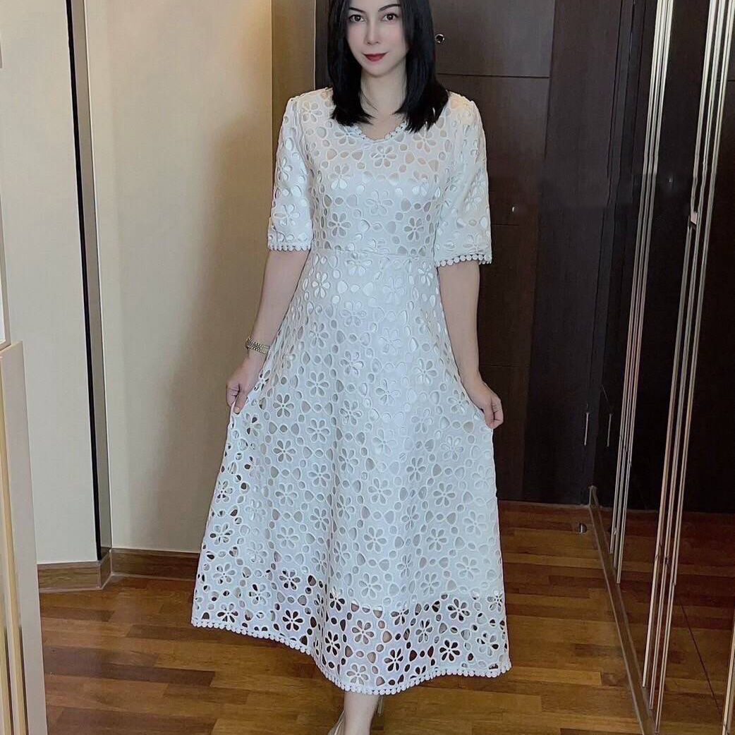 kudapy เดรสยาวออกงานผ้าลุกไม้สีขาว สีดำ เดรสคอวี ลูกไม้ฉลุ มีซับในอย่างดี