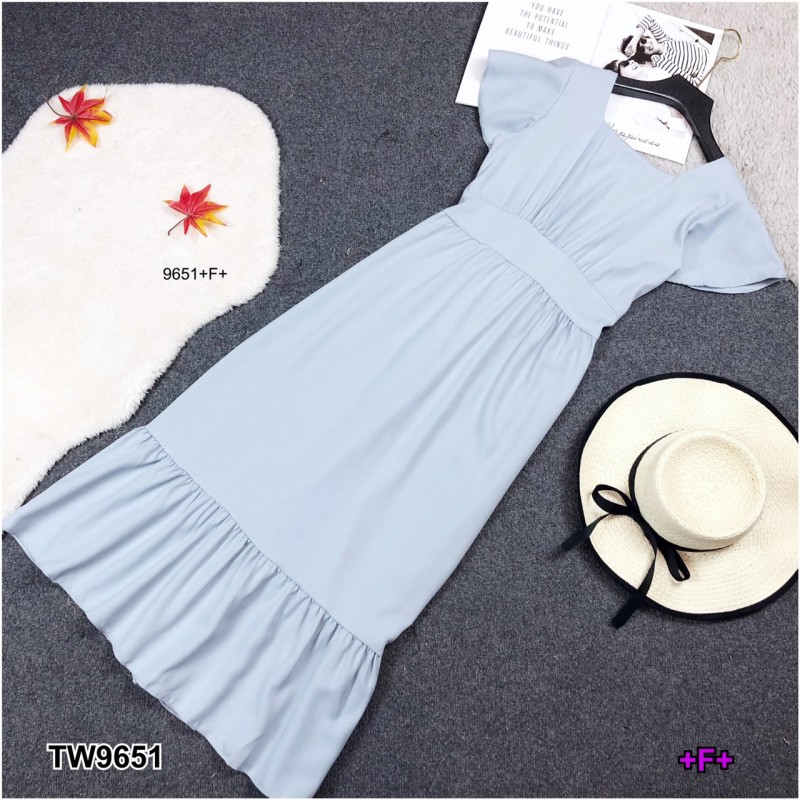 kudapy เดรสคอเหลี่ยมแขนระบาย ผ้าโฟร์เวย์สีขาว ชายเดรสปล่อยสวิง ด้านหลังแต่งผูกโบว์