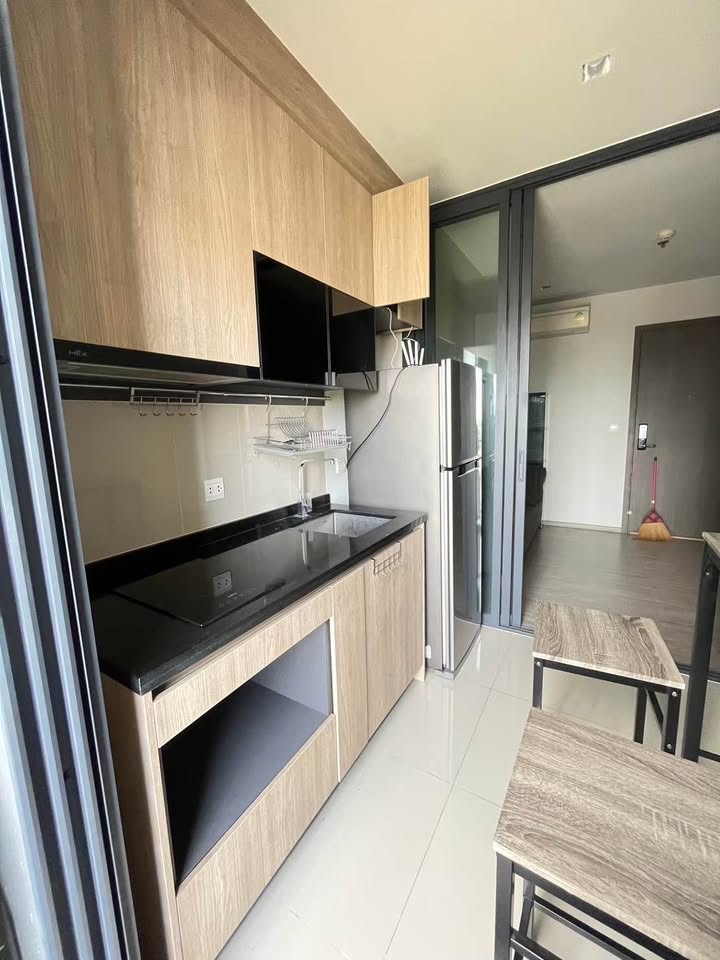 ให้เช่าคอนโด The Line Wongsawang (เดอะ ไลน์ วงศ์สว่าง) 1ห้องนอน / 1ห้องน้ำ ขนาดห้อง 32 ตรม. ชั้น 9 ค่าเช่า 12,000 ต่อเดือน รถไฟฟ้า MRT วงศ์สว่าง