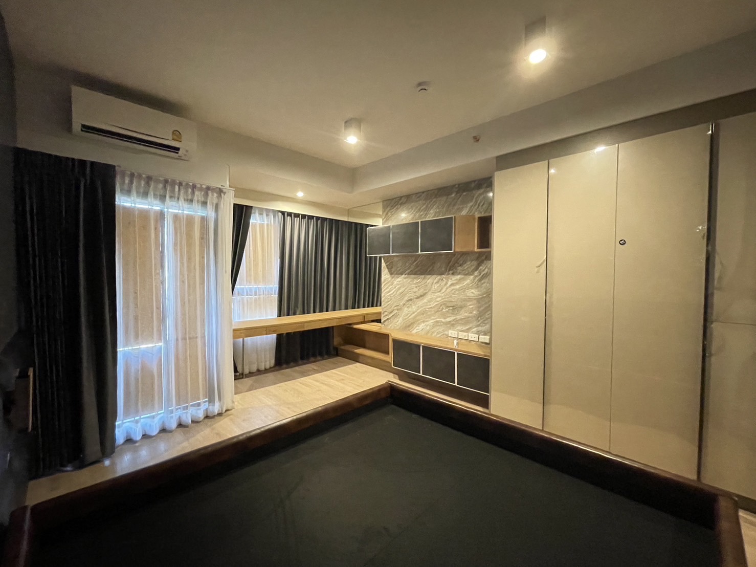 ให้เช่าคอนโด IDEO Rama 9 - Asoke (ไอดีโอ พระราม 9 - อโศก) High Rise โซนพื้นที่ MRT พระราม 9 ห้องแบบ Studio 1ห้องน้ำ โซนครัวปิด ขนาดห้อง 26 ตรม. ชั้น 12