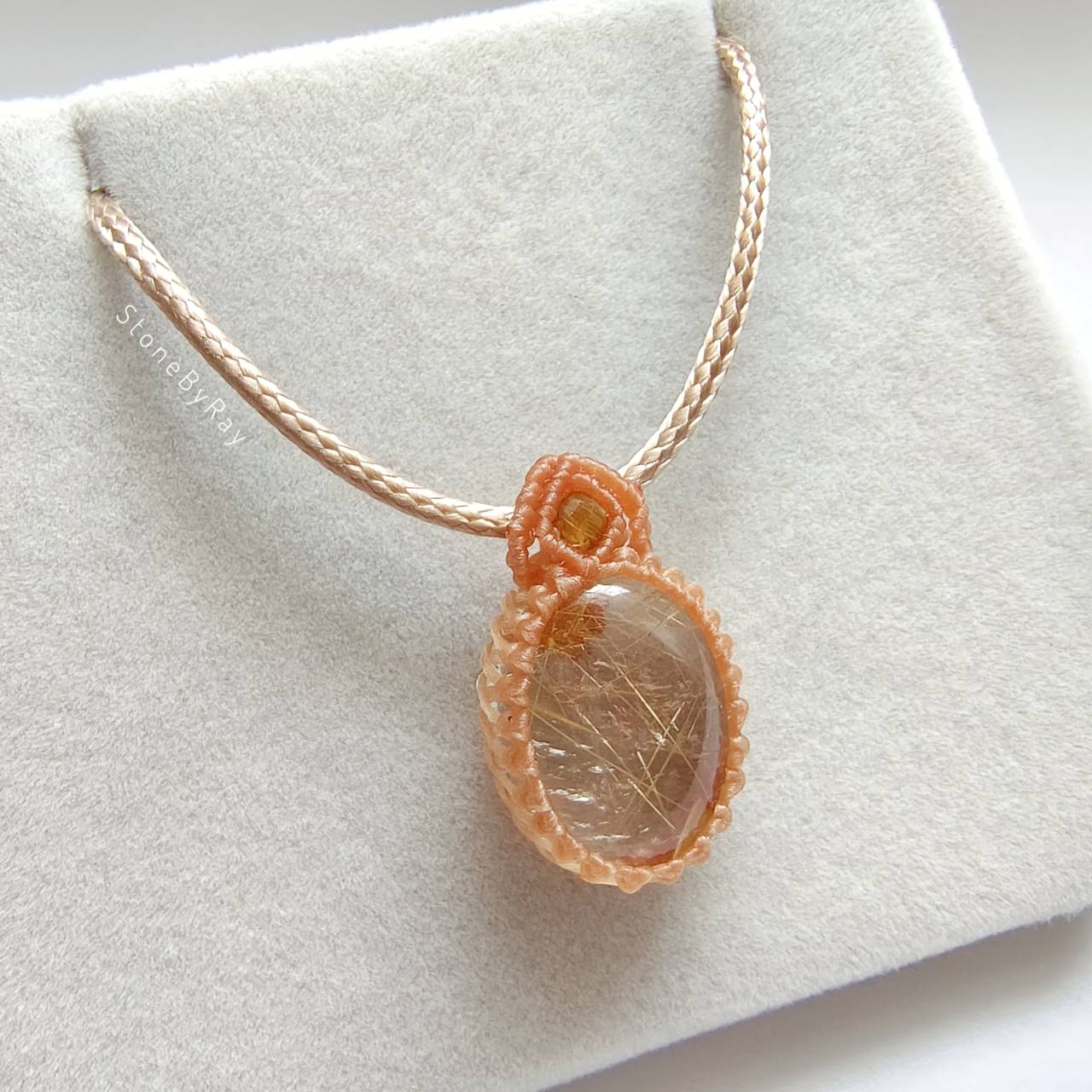 สร้อยคอเชือกจี้หินไหมทอง Rutilated Quartz