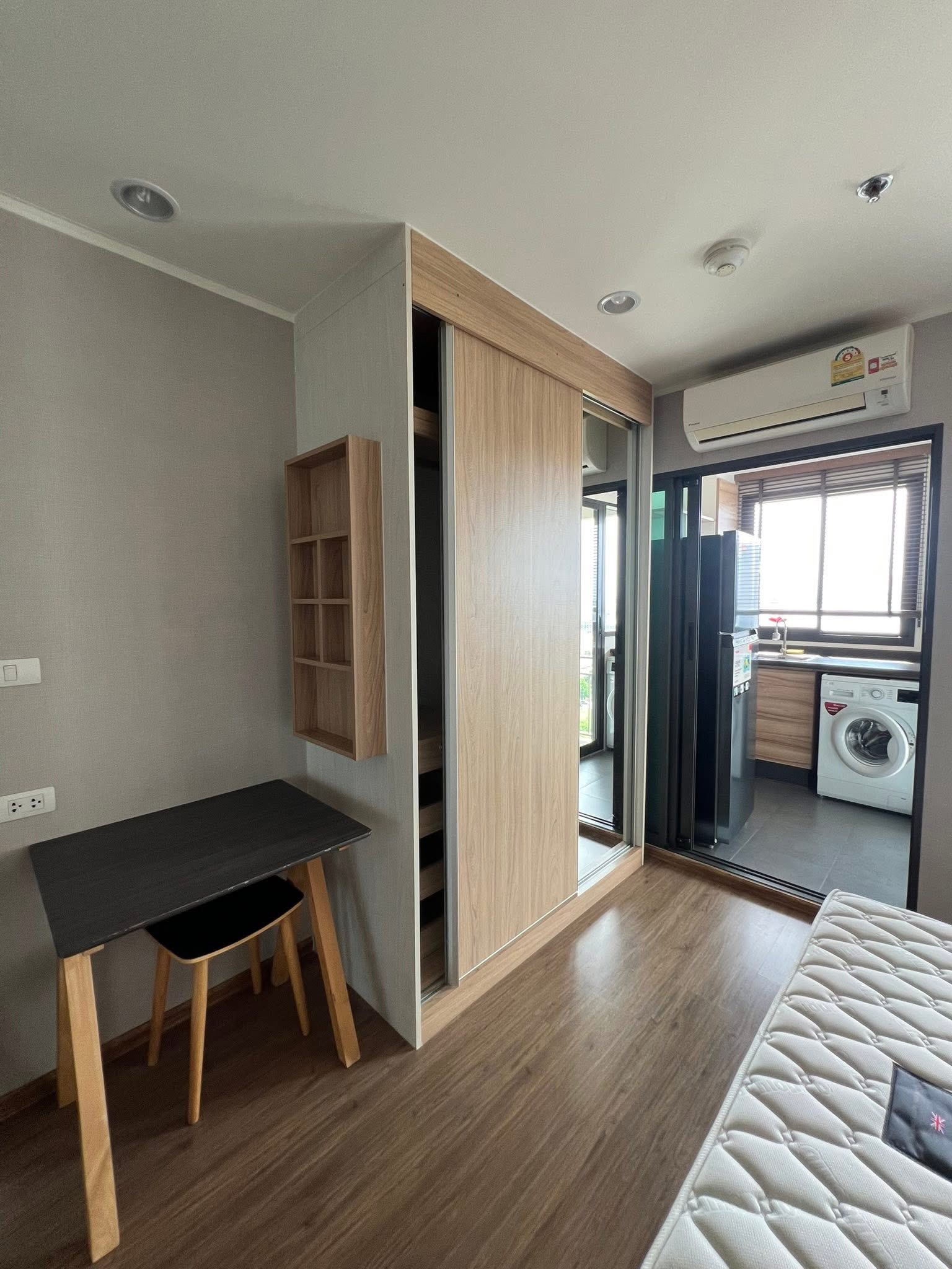 High Rise โซนพื้นที่ ถนนพระราม3 ให้เช่าห้องแบบ 1ห้องนอน 1ห้องน้ำ 1ครัวปิด คอนโด U Delight Residence Riverfront Rama 3 (ยู ดีไลท์ เรสซิเดนซ์ ริเวอร์ฟรอนท์ พระราม 3) ขนาดห้อง 34 ตรม. ชั้น 16 ไม่ใช่ฝั่งวัด ฝั่งกสิกรเห็นวิวแม่น้ำเจ้าพระยา