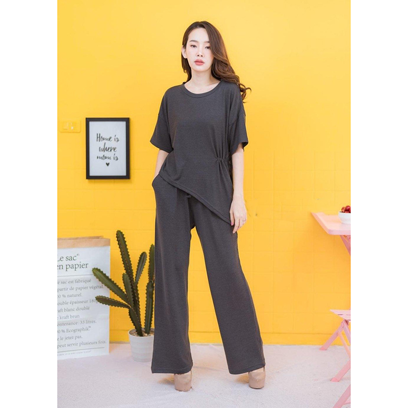 kudapy ชุดเซทเสื้อแต่งปลายเฉียงรูดข้างสีแดง กางเกงขาปล่อยกระบอกบานทรงสวย