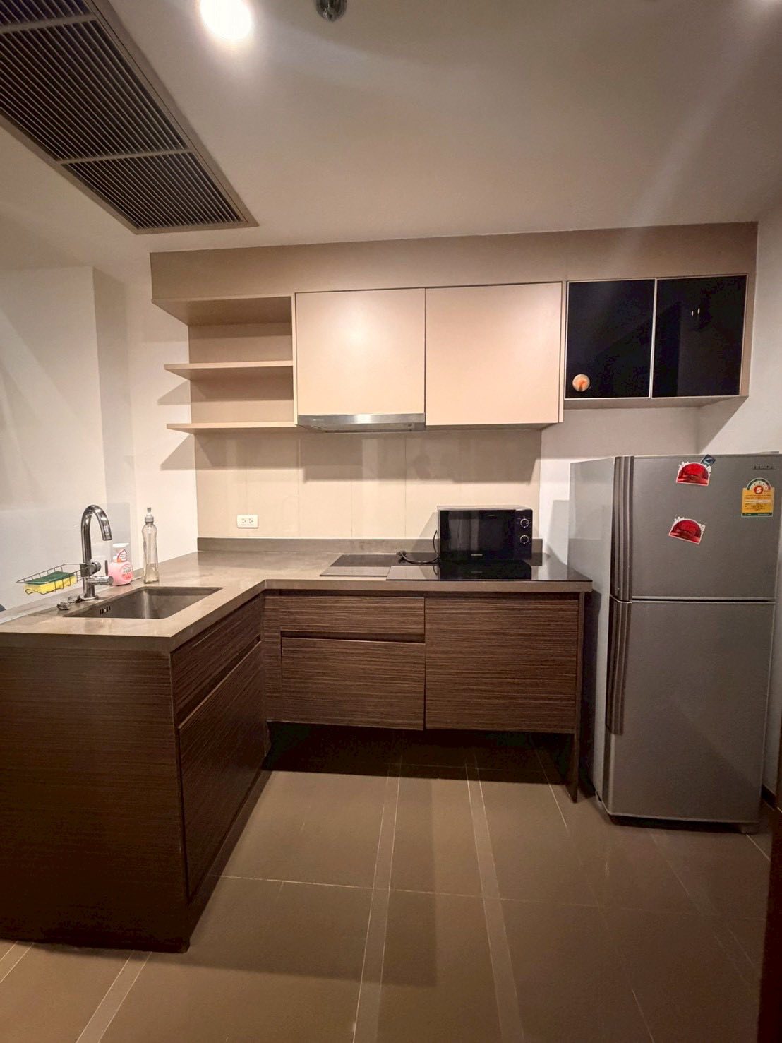 ให้เช่าคอนโด Onyx Phahonyothin (ออนิกซ์ พหลโยธิน) Duplex 2 ชั้น 1ห้องนอน / 1ห้องน้ำ ขนาด 43 ตรม. ชั้น 12 ค่าเช่า 18,000 ต่อเดือน รถไฟฟ้า BTS สะพานควาย