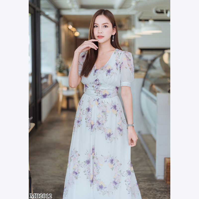 kudapy เดรสยาวสีขาว แต่งกระดุมลายดอกใส่สบายสวยดูดี