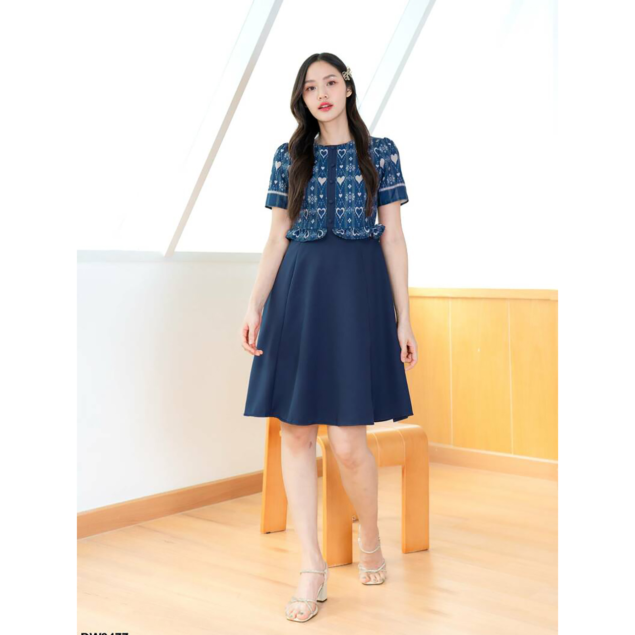 kudapy เดรสสั้นสีกรม/สีม่วง/สีเหลือง กระโปรงสีพื้นแต่งเสื้อลายไทย