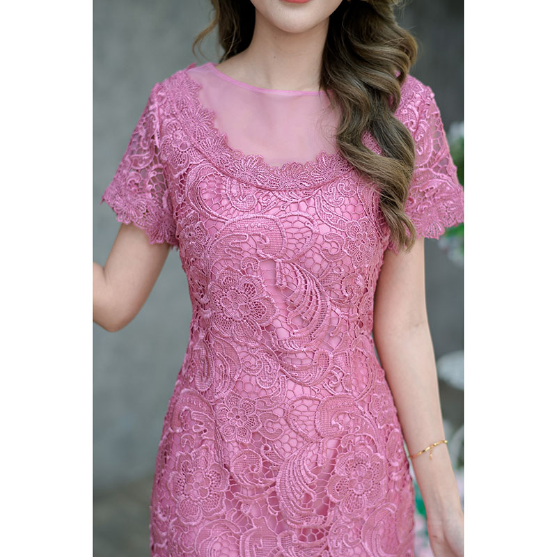 kudapy เดรสสั้นสีชมพู/สีเทา ลูกไม้เงา ทอลายสวย ใช้ลูกไม้เนื้อดีทอลายแน่น ดีไซน์ชุดเก๋แบบคว้านคอแต่งซีทรูช่วงอก