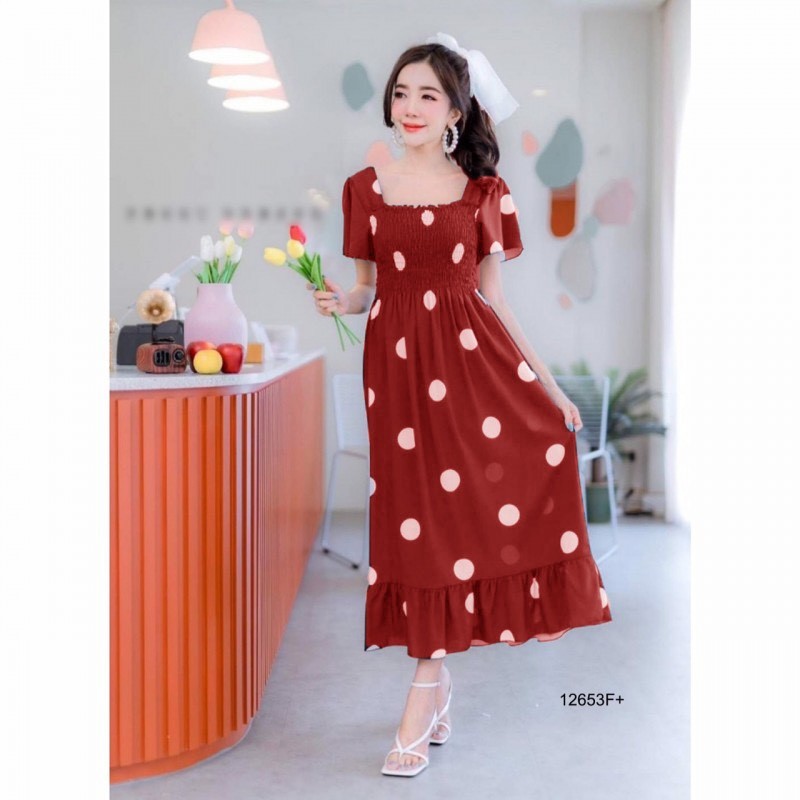 kudapy เดรสยาวสีกรมท่า ดำ ฟ้า เขียว เหลือง แดง คอเหลี่ยมแขนระบาย ผ้าไหมอิตาลี่ลายจุดใหญ่ อกแต่งสม็อค ชายเดรสแต่งระบาย