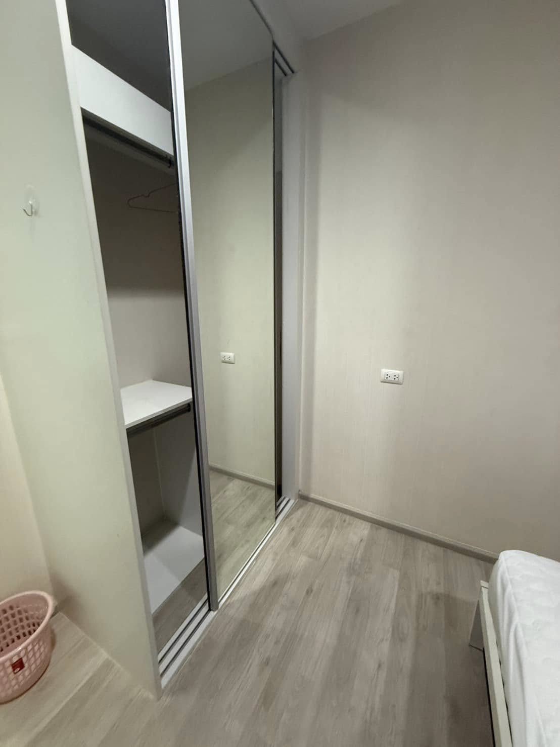 ให้เช่าห้องแบบ 1ห้องนอน 1ห้องน้ำ โซนพื้นที่ MRT ตลาดบางใหญ่ คอนโด Plum Condo Central Station (พลัม คอนโด เซ็นทรัล สเตชั่น) ขนาดห้อง 24 ตรม. ชั้น 11 เฟส 1