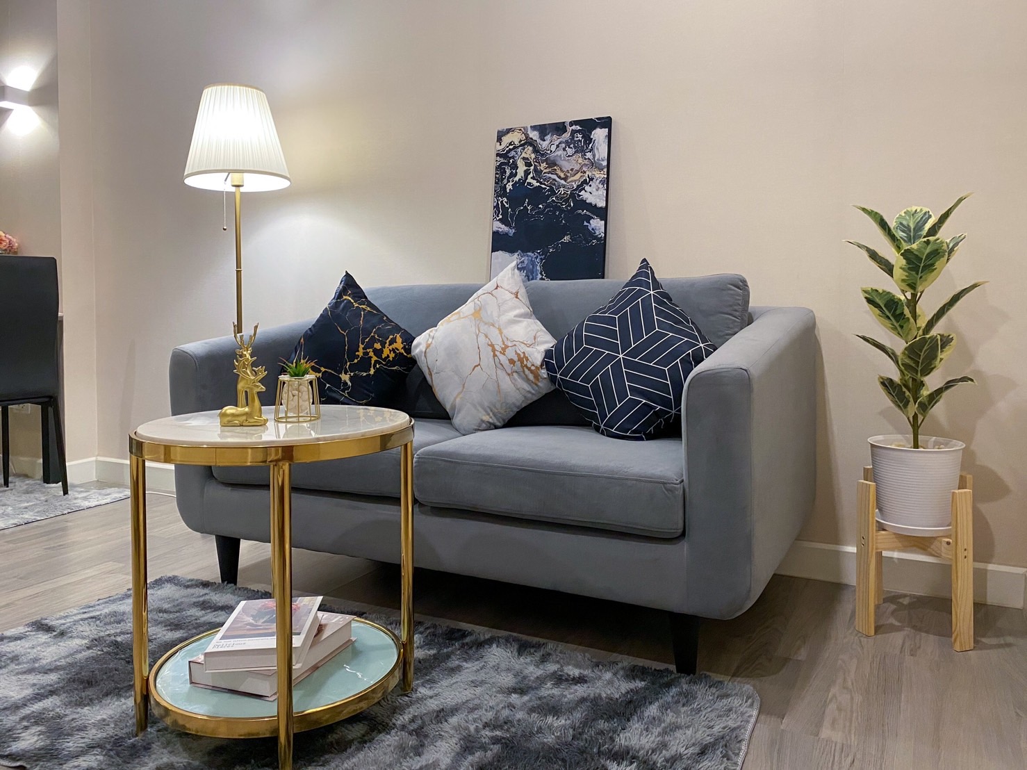 ปล่อยเช่าคอนโด The Room BTS Wongwian Yai (เดอะ รูม บีทีเอส วงเวียนใหญ่) - ทั้งชั้นมี9ห้อง 1ห้องนอน 1ห้องน้ำ 1ห้องนั่งเล่น - ใกล้ BTS วงเวียนใหญ่ - ขนาดห้อง 43.65 ตรม. ชั้น 17