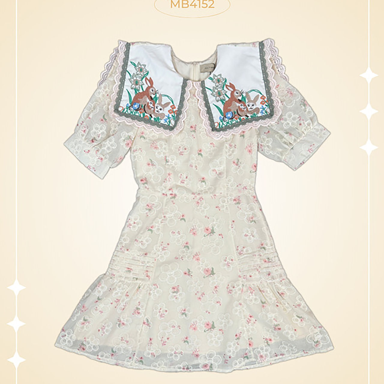 kudapy เดรสสั้นสีขาว ลายดอกปกปักกระต่าย