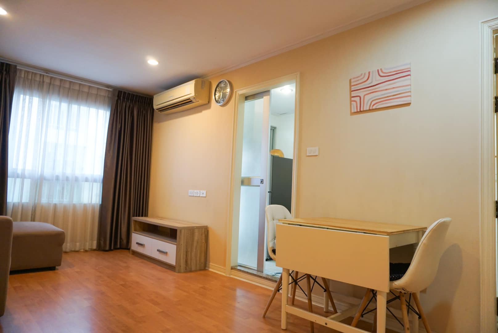 ปล่อยเช่าคอนโด Lumpini Ville Cultural Center (ลุมพินี วิลล์ ศูนย์วัฒนธรรม) - โซนพื้นที่ MRT ศูนย์วัฒนธรรม ห้วยขวาง - 1ห้องนอน 1ห้องน้ำ 1ห้องนั่งเล่น - ขนาดห้อง 45 ตรม. ชั้น 5 ตึก B1