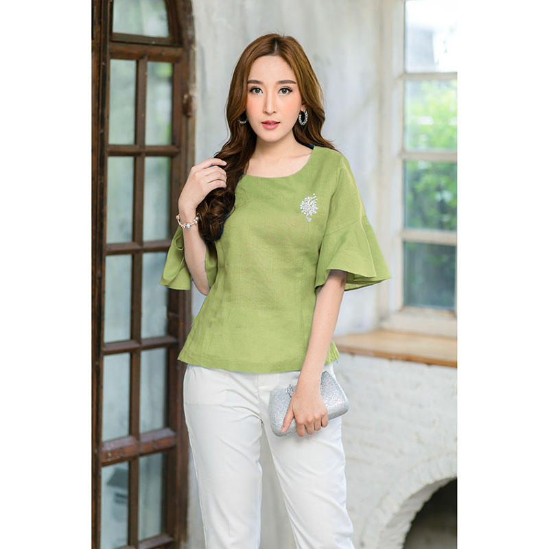 kudapy เสื้อสีเขียว/สีชมพู/สีฟ้า/สีน้ำตาลทอง ลินินงานผ้าไม่หนาใส่สบายงานซิปข้างแขนกระดิ่ง ไม่ว่าจะใส่คู่กับเกงเกงหรือผ้าถุงก็สวย (เฉพาะเสื้อ)