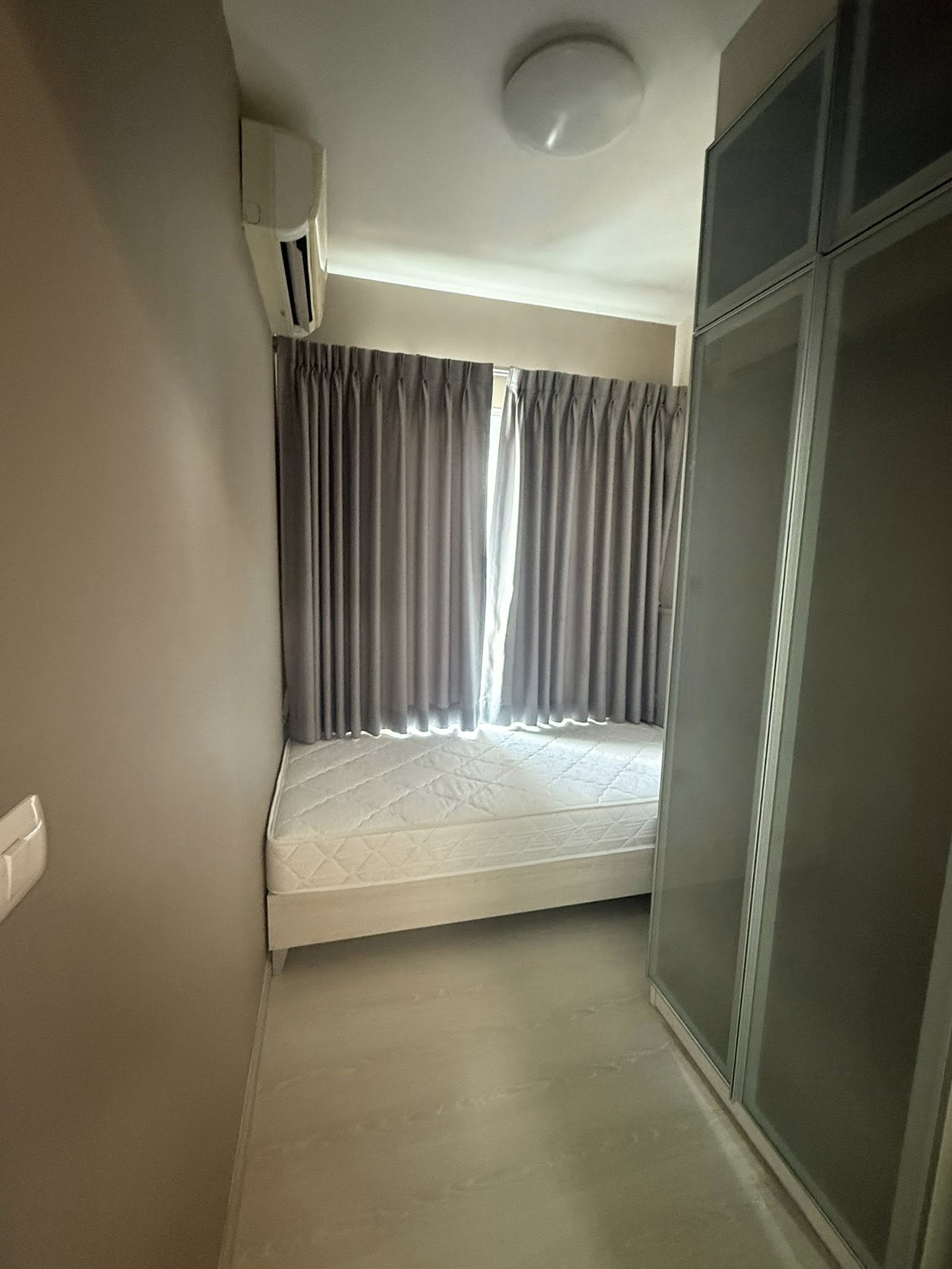 โซนพื้นที่ MRT ห้วยขวาง จอดรถได้ 2 คัน ให้เช่าห้องแบบ 2ห้องนอน 1ห้องน้ำ 1ครัวปิด คอนโด Chapter One ECO Ratchada-Huaikwang (แชปเตอร์วัน อีโค รัชดา-ห้วยขวาง) High Rise ขนาดห้อง 44 ตรม. ชั้น 6