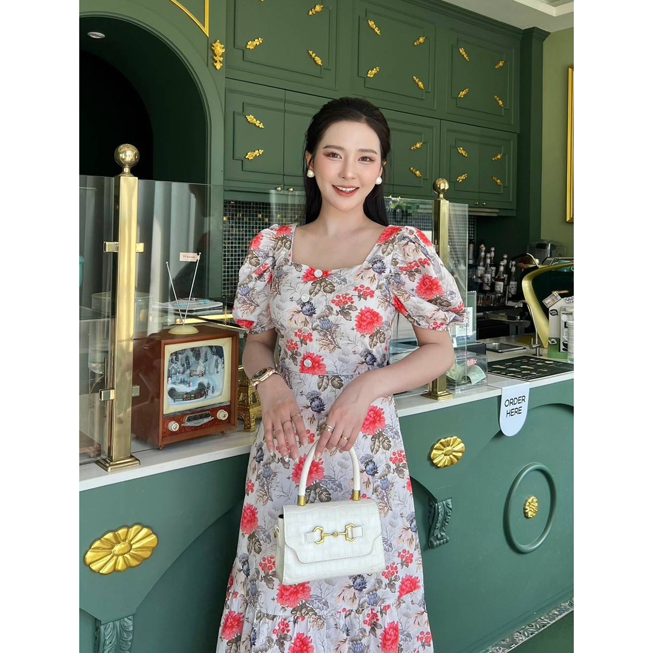 kudapy เดรสยาวสีขาว แขนตุ๊กตา ลายดอกไม้หวาน