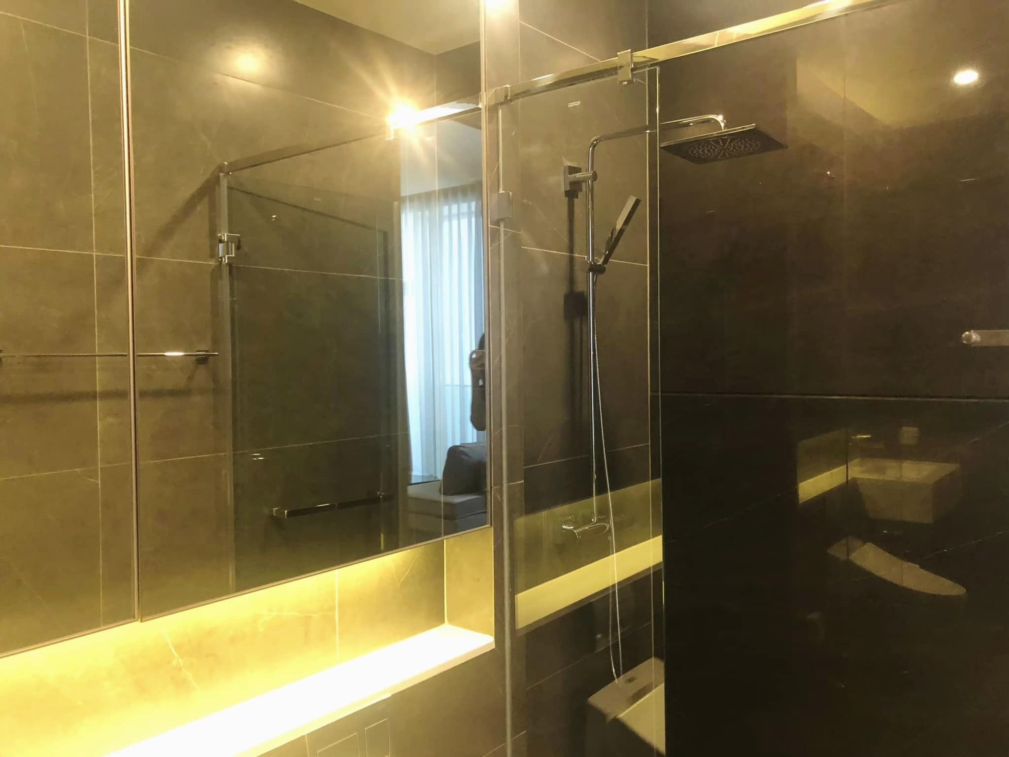 ปล่อยเช่าคอนโด The Esse at Singha Complex (ดิ เอส แอท สิงห์ คอมเพล็กซ์) - 1ห้องนอน 1ห้องน้ำ 1ห้องนั่งเล่น - ใกล้ MRT เพชรบุรี - ขนาดห้อง 35 ตรม. ชั้น 12 ทิศตะวันออก